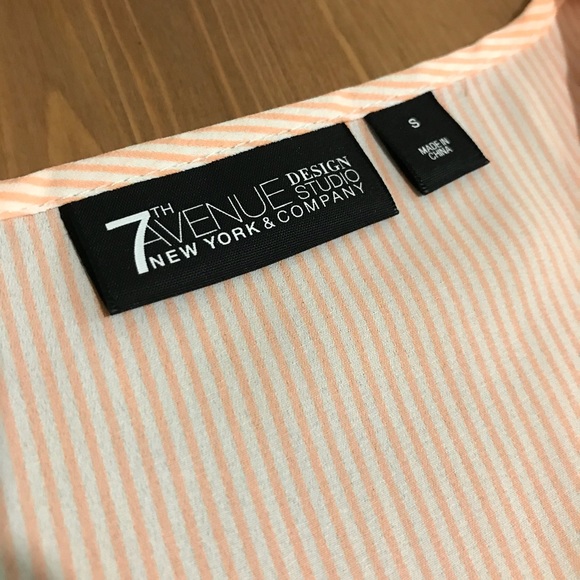 Light Bow Tunic Top - Picture 3 of 3